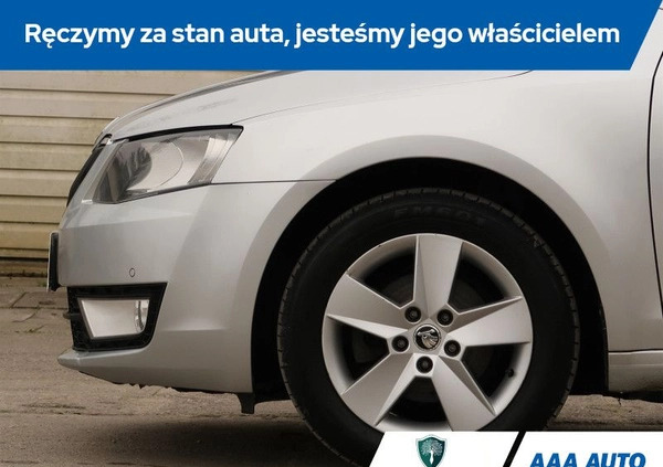 Skoda Octavia cena 39000 przebieg: 192873, rok produkcji 2016 z Gubin małe 254